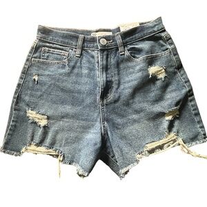 NWT- SO Super High Rise Boyfriend Jean Shorts in Size 7/28 W